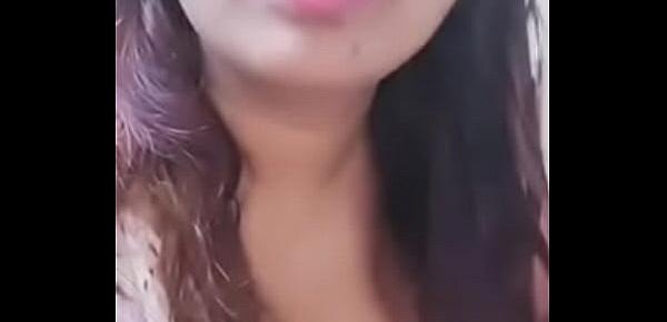  Swathi naidu sexy lipstick wearing